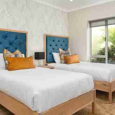 Dolphin Beach E30 Rooms