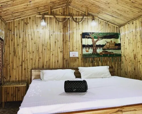 Tirthan Village Huts Hotel di Distrik Mandi