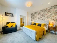 46 Ashfield Rd, Altrincham Hotels in Altrincham