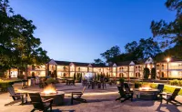 The Cove At Salem Hotels in Beverly