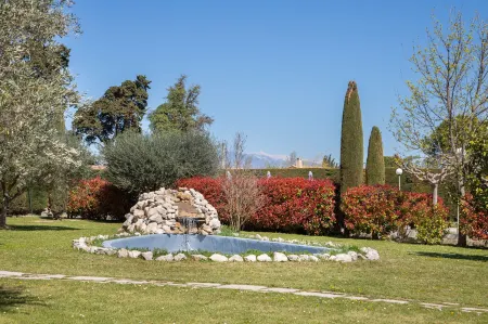 Hôtel la Perna Отели в г. 'Воклюз