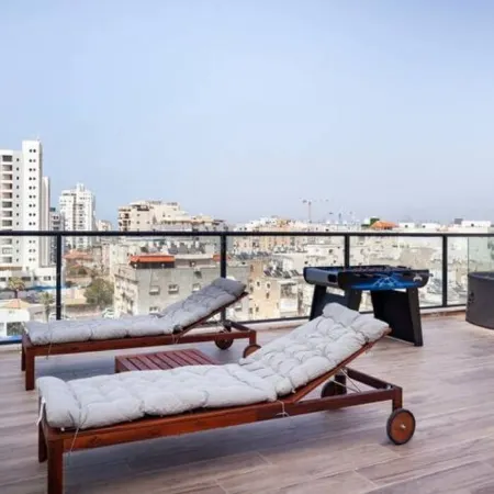 Beachside 3Br l Huge Patio and Parking l Mamad