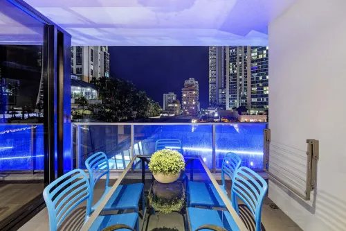 Circle on Cavill - Self Contained & Privately Managed Apartments - Wow Stay - Homestays