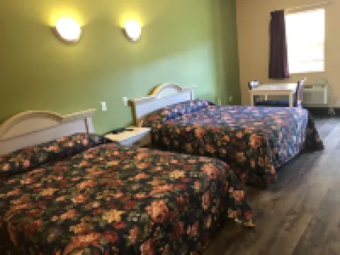 Weston Inn & Suites Hotels in Rusk