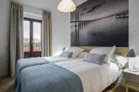 Slow Suites Luchana - พร้อมระเบียง