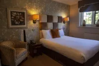 Hopping Hare Hotels in Harpole