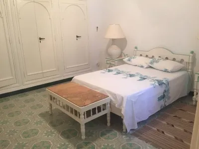 Dar Miramar Hotels near Public Garden