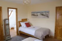 Madra Rua Organic Accommodation