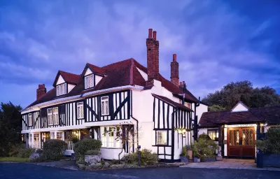 ماري جرين مانور هوتل Hotels near Shenfield Library