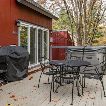 MAD House Rentals 10 Bedroom Lodge by RedAwning