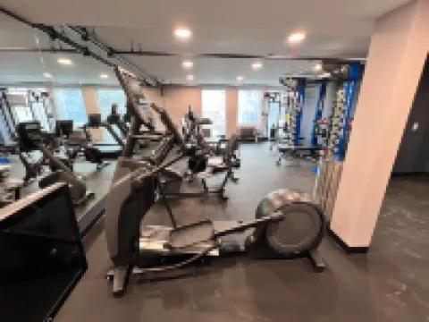 Brand new studio apartment rich with amenities! Less than 5 minutes to downtown