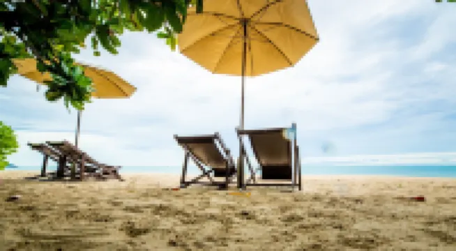 Baan Klang Aow Beach Resort