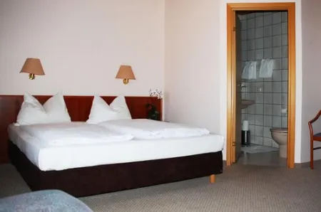 Hotel Ziegenkrug Rostocker Tor Отели в г. Бад-Доберан