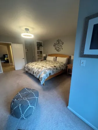 Negotiable! Hot tub, new kitchen and master bath. Отели рядом с достопримечательностью «Walmart»