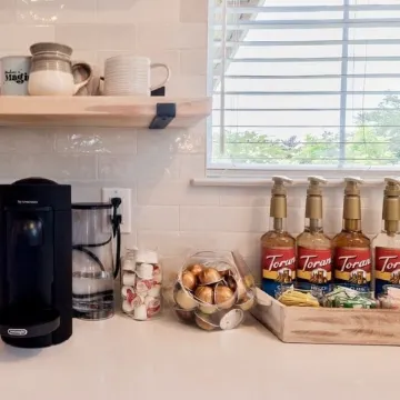 GOLF CART! Remodeled home near Old Town, Xbox!