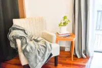 Private Room and Entrance, amazing views, deck space.
