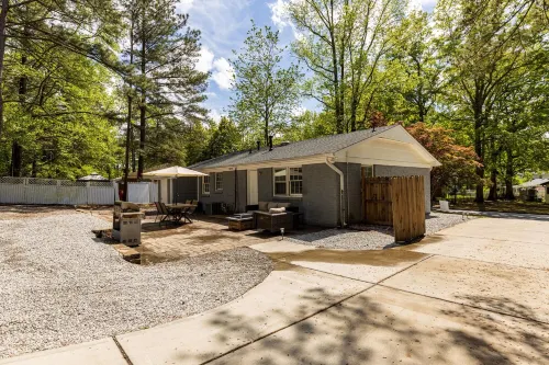 Cozy Raleigh Escape 3Br Outdoor Escape Hotels in Garner