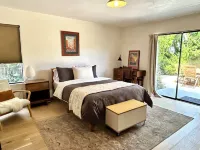 Mid-Century Beach Lodge- 1 Block to Beach!