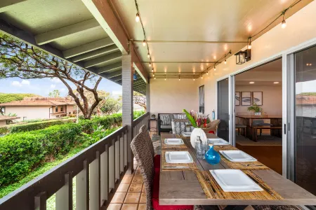 Expansive Ocean Views and Daily Activities Included - Stunning Coastal Haven Отели рядом с достопримечательностью «Лахайна Джодо Мишен»