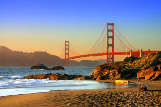 Panoramic Ocean Views and Culinary Delights - Charming Coastal Retreat