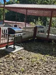 Lakeside, Boat Dock and Hot Tub with This Small Quaint Cottage.