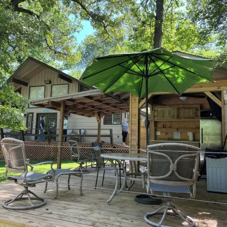 Hideaway_3 BR w/ Private Pool on wooded lot