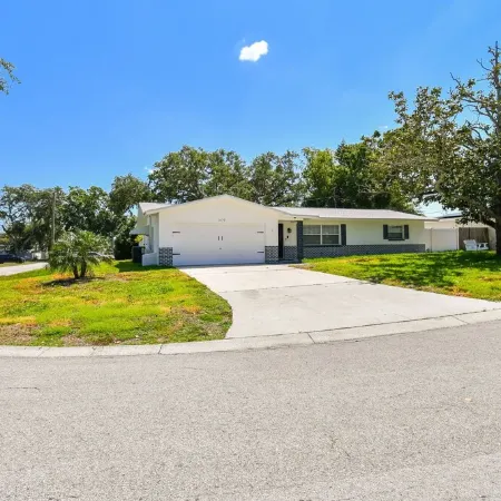 Stunning 3 BR Oasis with Waterfall Grotto by white sands of Clearwater Beach