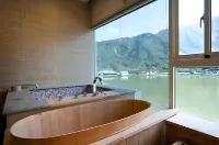 Lakeside Resort Hotels in Nantou