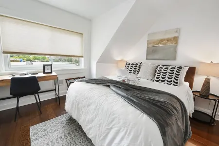 The Riverview Room on Beatty Отели рядом с достопримечательностью «Fox Chapel Golf Club»