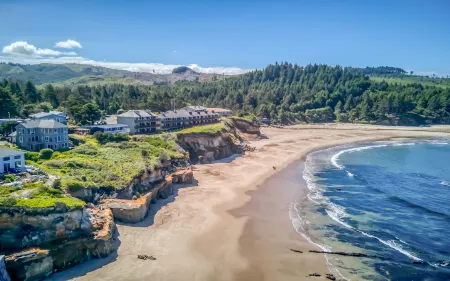 Ocean View Deck and Hot Tub - Stunning Coastal Sanctuary