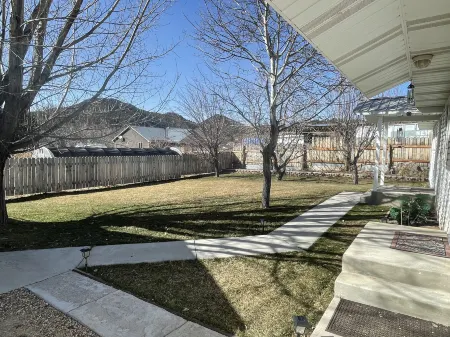 Cozy Cottage with Fenced Yard and BBQ - Inviting Family Retreat