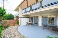 Stylish Living with Private Patio and Parking - Inviting Modern Retreat