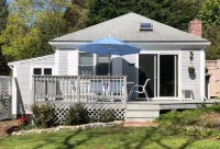 Large Outdoor Deck and Close to Nauset Beach - Charming Cottage Hotels near Church of the Transfiguration