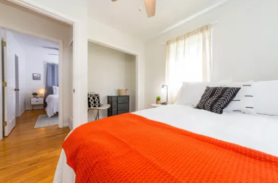 Relaxing Hot Tub and Prime Location - Stylish Modern Retreat