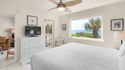 Beautiful Views and Local Attractions Access - Charming Gulf-Front Haven