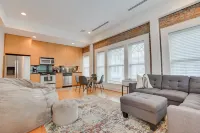 Cozy Retreat - Loveseat haven, Heart of Downtown Greenville