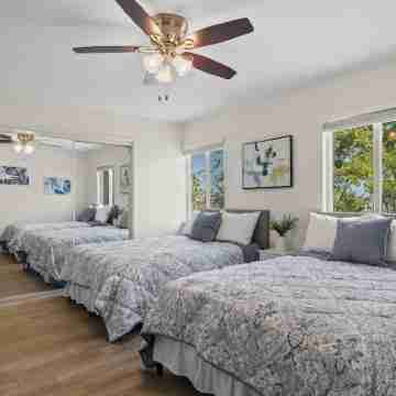 3-Bedroom Countryside Home in Bakersfield, Pet Friendly & Close to Casino Rooms