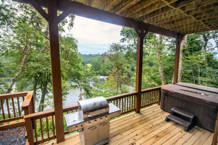 Modern Design and River Access - Stunning Tree Top Escape