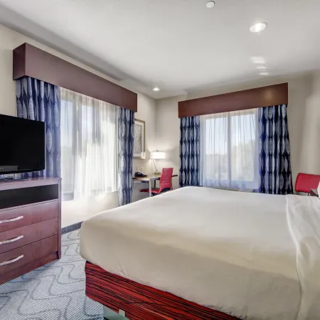 Holiday Inn Express & Suites OKLAHOMA CITY NORTH by IHG Отели рядом с достопримечательностью «Ипподром «Ремингтон Парк»»
