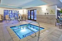 Hampton Inn & Suites Alliance - Gym