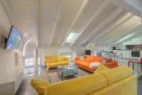 Loft & Jacuzzi - Happy Rentals