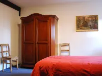 Large Hunting Lodge with Enormous Beautiful Garden Hotels in Vielsalm