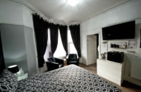 Rossall Guest House Blackpool-Ideal for Families & Couples