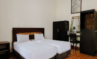 Mahkota Plengkung Hotel by ecommerceloka