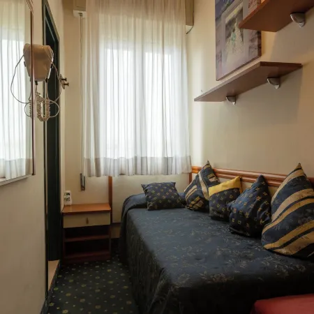 Hotel River Fronte Mare Con Piscina