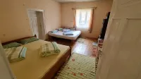 House of Rei with Hot Tube Hotels in Ocolis