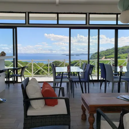 Pura Vista Hotel