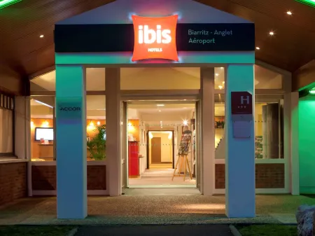 Ibis Biarritz-Anglet Aéroport Отели в г. Англет