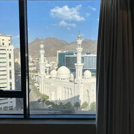 Violet Al Azizia Hotel