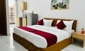 The Lodgers Luxury 1 BHK Serviced Apartment in Gurugram Near Millennium City Centre Metro